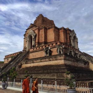 Le Roi Mengrai a fondé Chiang Mai (เชียงใหม่, signifiant « ville nouvelle ») le 12 avril 1296. Elle a succédé à Chiang Rai comme capitale du royaume thaï de Lanna..#thailand #chiangmai #เชียงใหม่